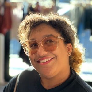 Meet your Posher, Moira